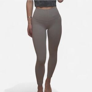 Lululemon Align double lined High-Waisted Leggings - light grey